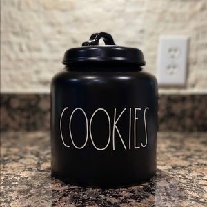 Rae Dunn cookie jar!